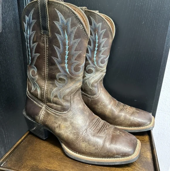 Ariat 9.5 Sport Outfitter Distressed Brown Western Cowboy Boots Blue Stitching - Picture 2 of 10